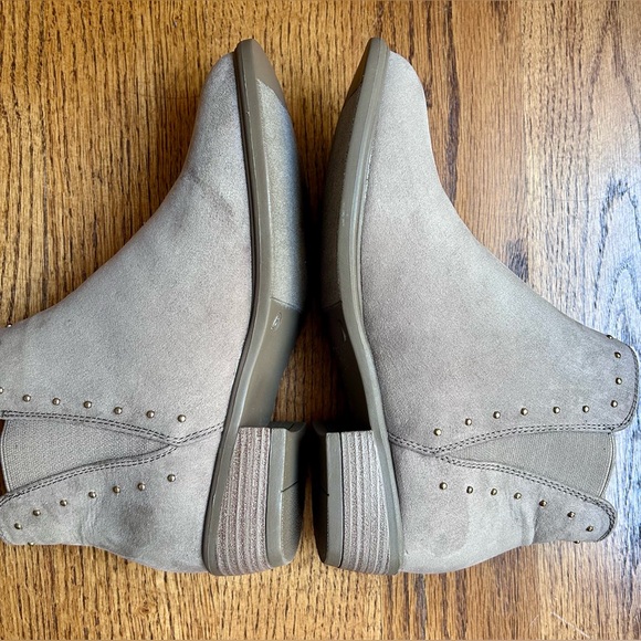 NEW C Est. 1946 Tan Suede Women’s Booties - Picture 2 of 7